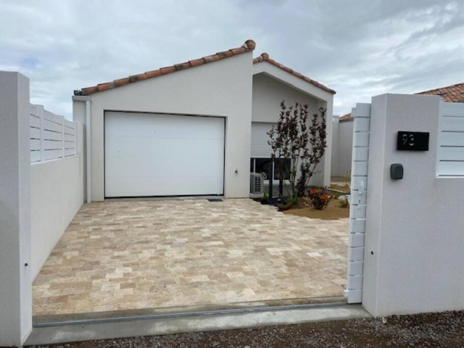 סן-ז'יל-קרואה-דה-וי Maison Neuve Zone Coulee Verte Menant A L'Ocean מראה חיצוני תמונה