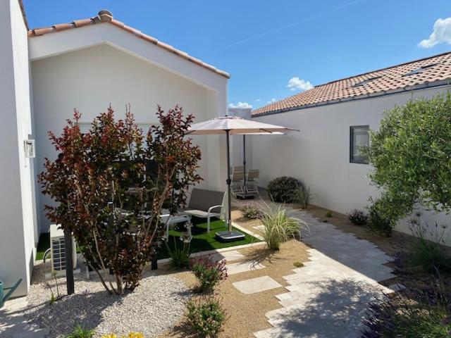 סן-ז'יל-קרואה-דה-וי Maison Neuve Zone Coulee Verte Menant A L'Ocean מראה חיצוני תמונה